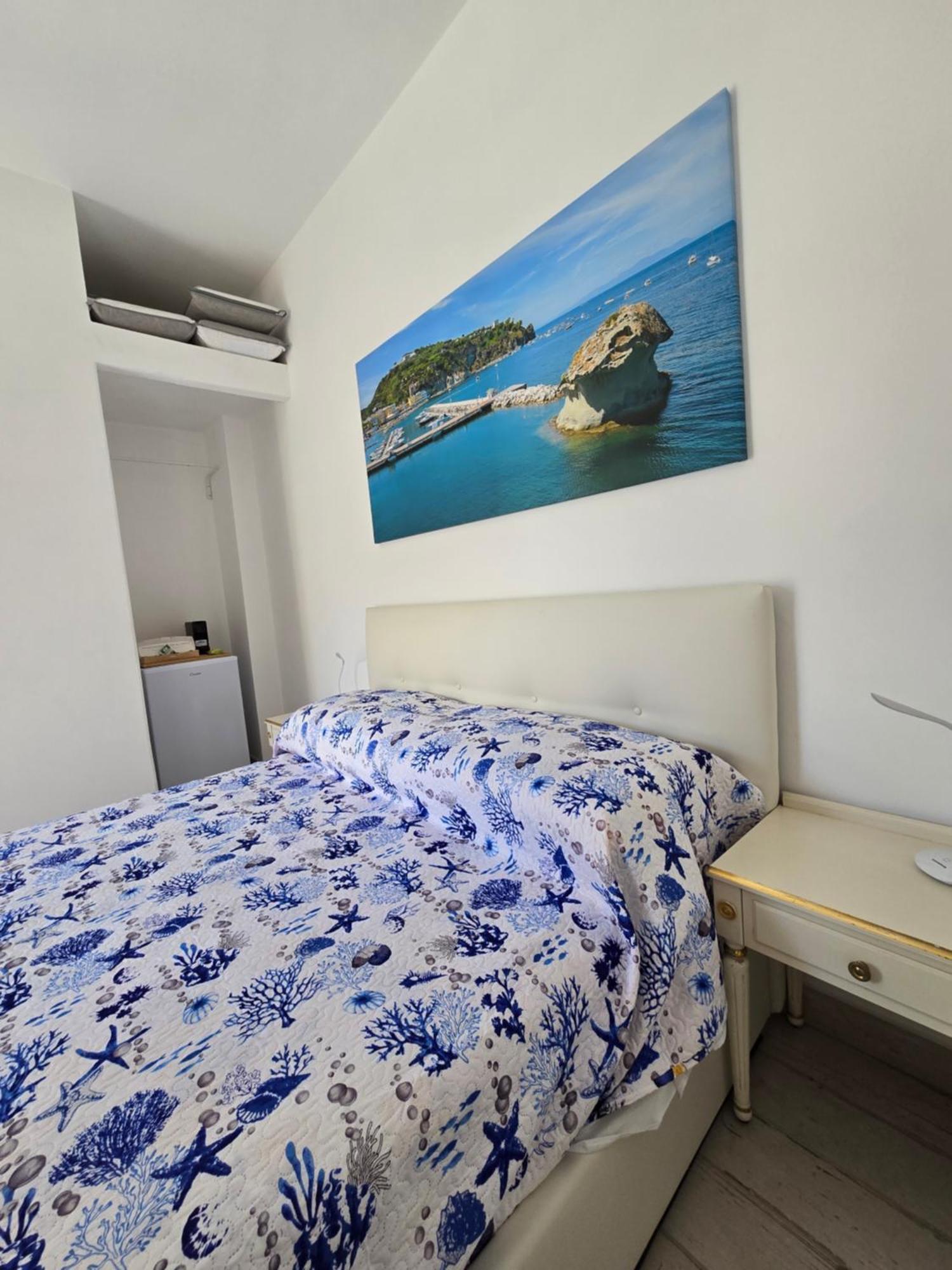 La Casa Di Giuliana Primo Piano Con Balcone Villa อีสเกีย ภายนอก รูปภาพ