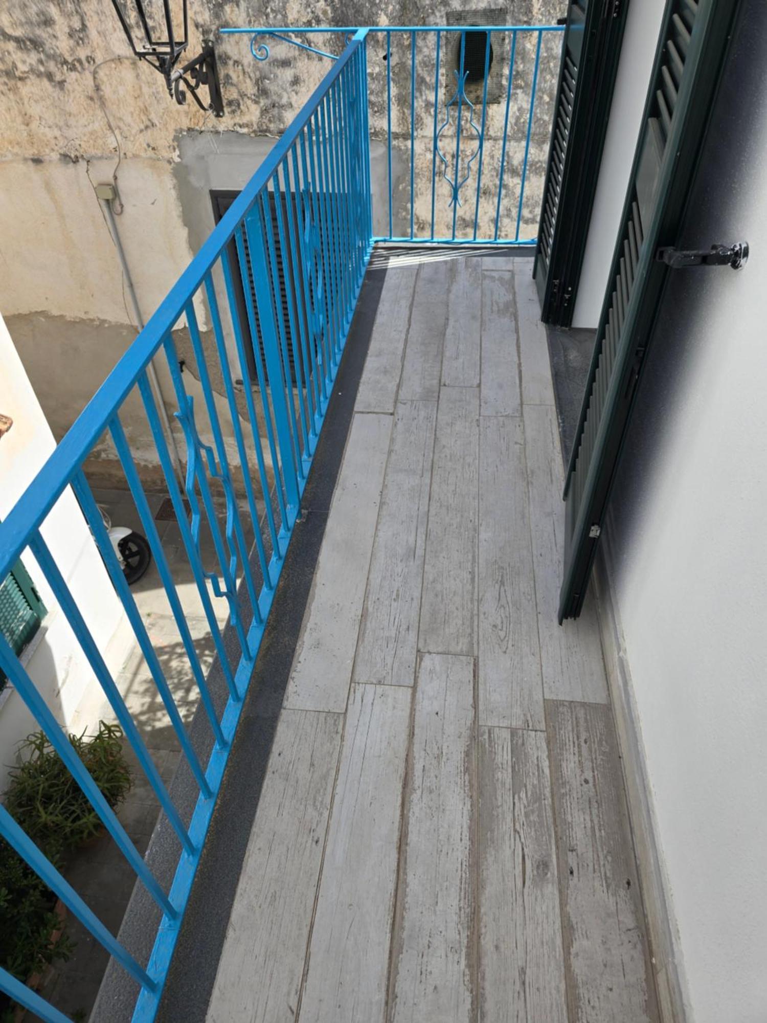 La Casa Di Giuliana Primo Piano Con Balcone Villa อีสเกีย ภายนอก รูปภาพ